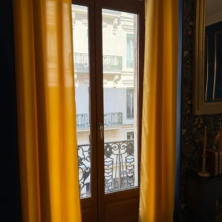 Haussmann Et Cine Experience Apartment Nimes